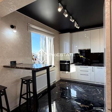 Героїв Крут вул., 14