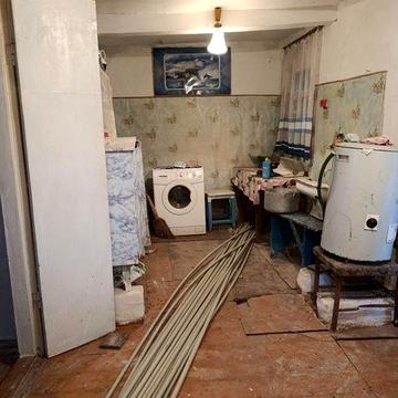 Продається частина будинку біля ринку