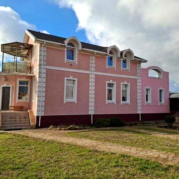 Продаж двоповерхового комфортного будинку