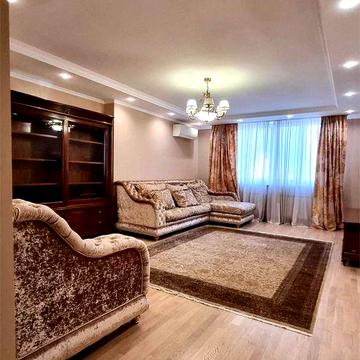 Продам  3 кім. квартиру. м. Київ.  Від власника. ЖК Молодіжний