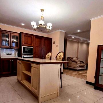 Продам  3 кім. квартиру. м. Київ.  Від власника. ЖК Молодіжний