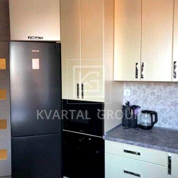 Двокімнатна з видом на парк Центральний.