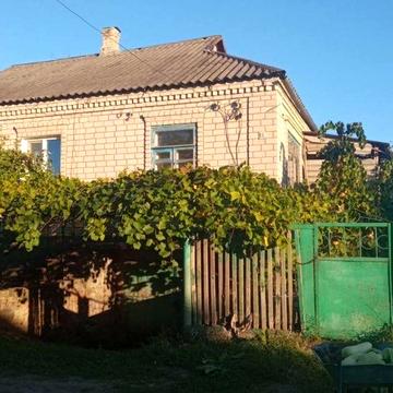 Продається будинок в затишному районі