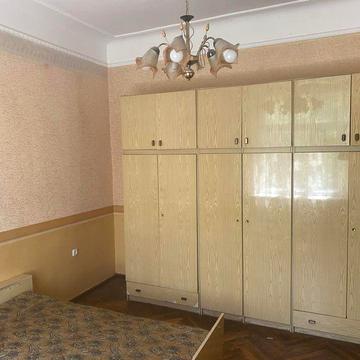Сдам 4 комнатную научная центр