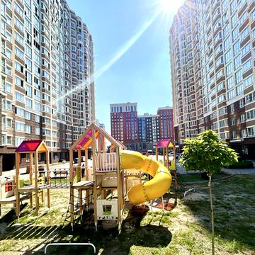 Університетська вул., 1-В