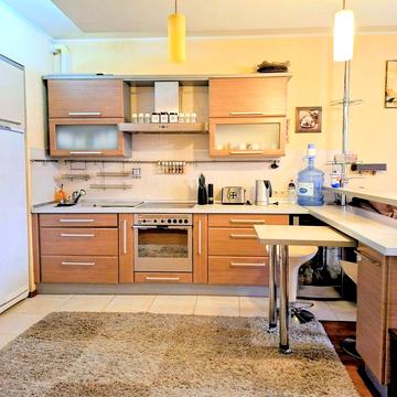 Простора квартира з дитячою та кухнею-вітальнею, Позняки, Ахматової
