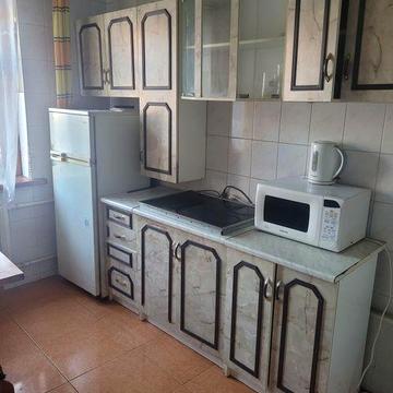 Сдам 2к возле метро