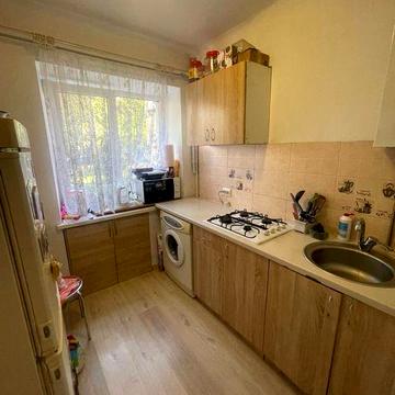 Власник ,  Квартира в довгострокову оренду з меблями і технікою