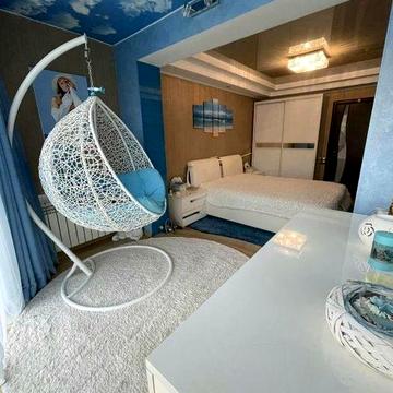 3 кімнатнв квартира. Кімнати роздільні. Загальна 66 метрів. 4 поверх.