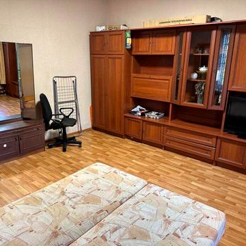 Оренда.Трикімнатна квартира.Вишенька.проспект Космонавтів