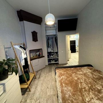 Продам 1ком квартиру в районе ЖД вокзала и Привоза