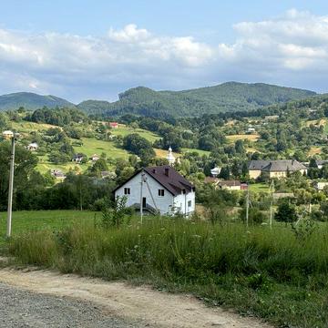 Будинок в Карпатах 180м2 + 0,2га + 20 км до Коломиї