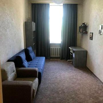 Продам просторную 4-х комнатную квартиру в центре
