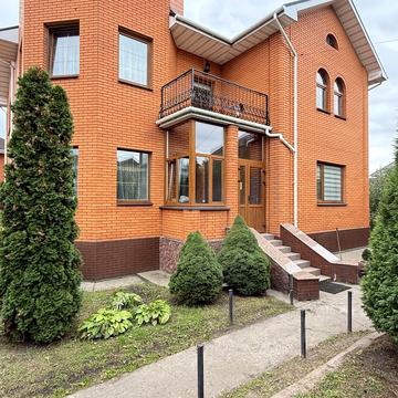 Руденка вул., 17