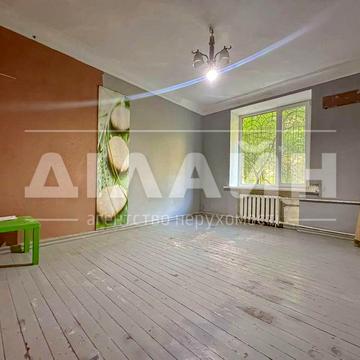 Краща локація! 2х кімн. Сталінка у Центрі міста!