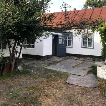 Гарна локація і будинок, вул. Соборна 81 - ТЕРМІНОВО