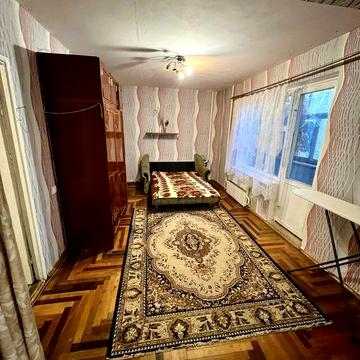 Продам однокомнатную  кааритру Цена договорная