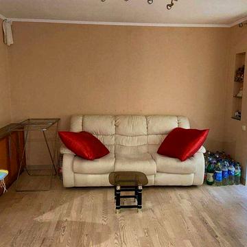 Продаж двокімнатної сталінки по проспекту Гагаріна