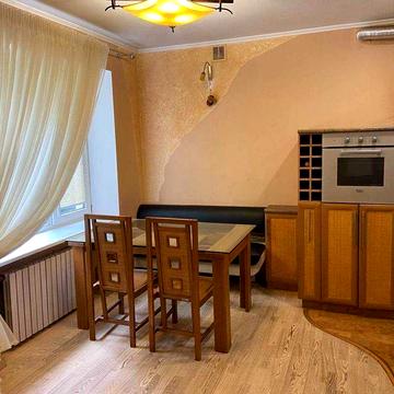 Продаж двокімнатної сталінки по проспекту Гагаріна