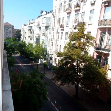 Костельна вул., 6