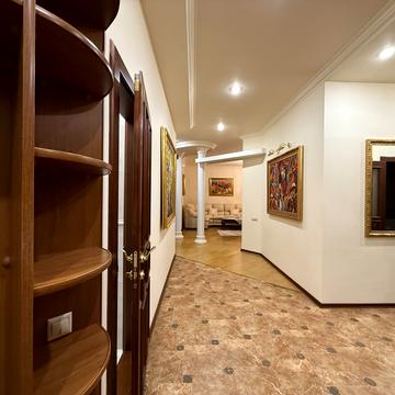 Старонаводницька вул., 13