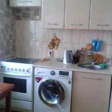 В 2х мин ходьбы от метро Масельского продам 1 комнатную квартиру