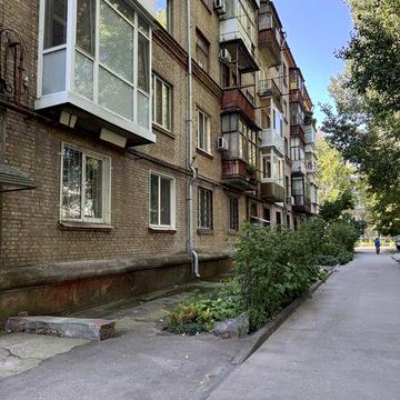 1 к квартира сталинка Янгеля, А. Поля, ремонт. 31000 ус.ед.