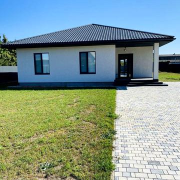 Продаж сучасного нового будинку з ремонтом.