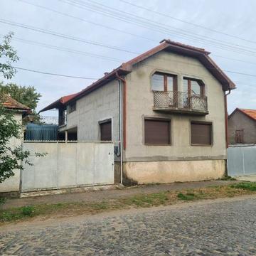 Продається будинок в м.Берегове.