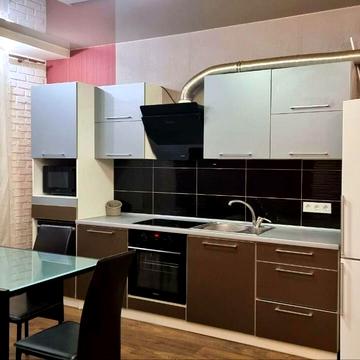 Юрія Шумського вул., 5
