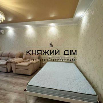 Миколи Бажана просп., 8-Б