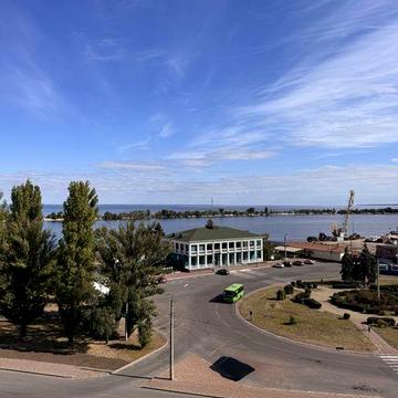 Квартира з видом на Дніпро