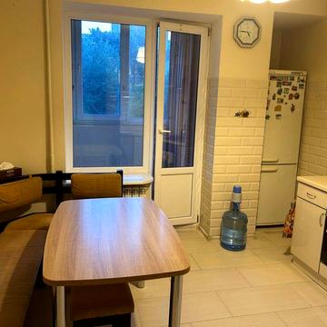 Квартира двохкімнатна в довготривалу оренду,Личаківський район.