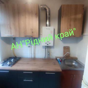Здається компактна 2а кв з розд.кімнатами поруч з парком.