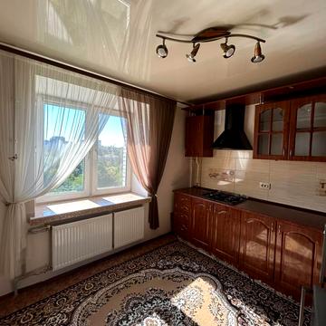 Чорновола вул., 182б