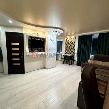 Яценка вул., 1