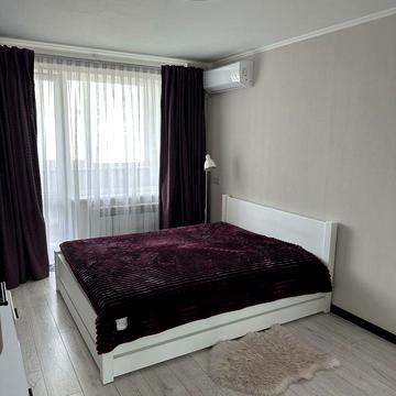 Олександра Поля просп. (Кірова), 44