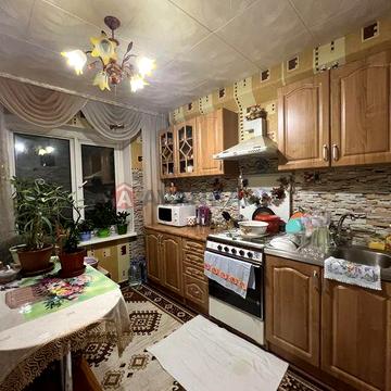 Продається простора 2-кім квартира