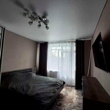 Продається 3-кімнатна квартира по вул Пілотська – зручний  район