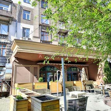Продажа в центрі.4 кімнатна квартира.