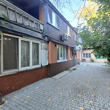Ніжинська вул., 48