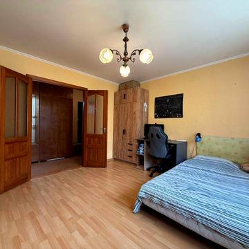 Продам 2 кімнатну квартиру вул. Вереснева 24а