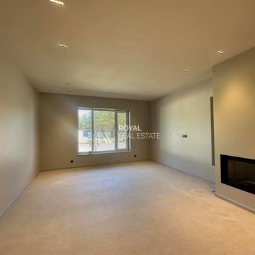 Молодіжна вул., 6