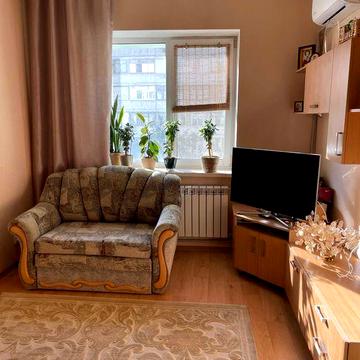 Продам 2 кв , Ювілейний 61 б, (ТРК Україна)