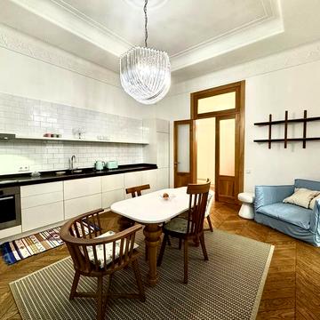 Антоновича вул. (Горького), 8