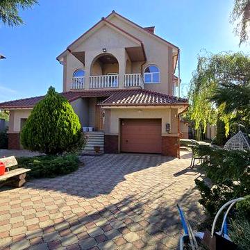 Затишний будинок біля моря в Лісках.