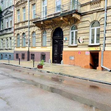 Продаж 4-кім. квартири в. Шолом-Алейхема. Ближній центр