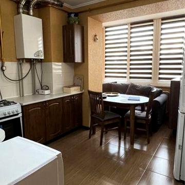 Продам євро 2к з ремонтом, меблями та технікою ЖК Полтавський двір
