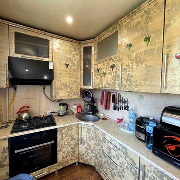 2-кімнатна з ремонтом та автономним опаленням. Ідеальна для сім’ї!