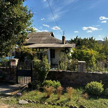 Продається 1/4 будинку